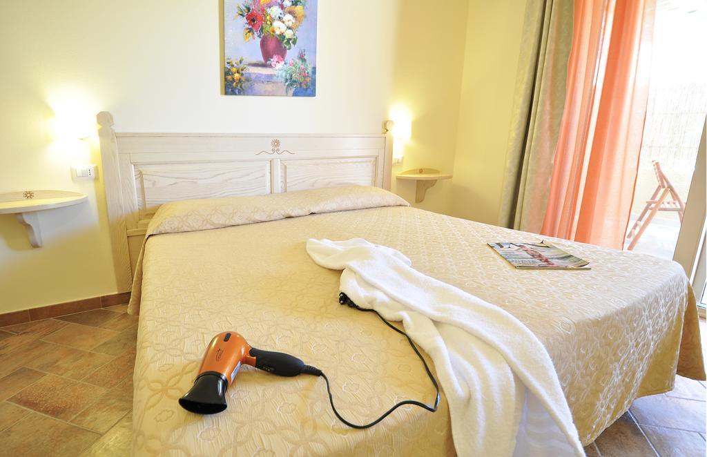 Affittacamere B&B La Villa Dei Graniti Villasimius Quarto foto